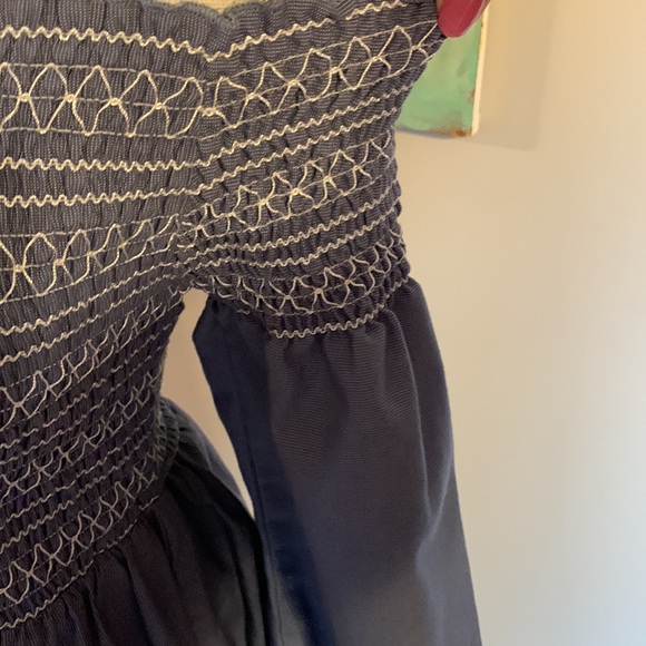 🎉5xHost Pick🎉 Off-The-Shoulder Smocked Bust Dress - Picture 3 of 10